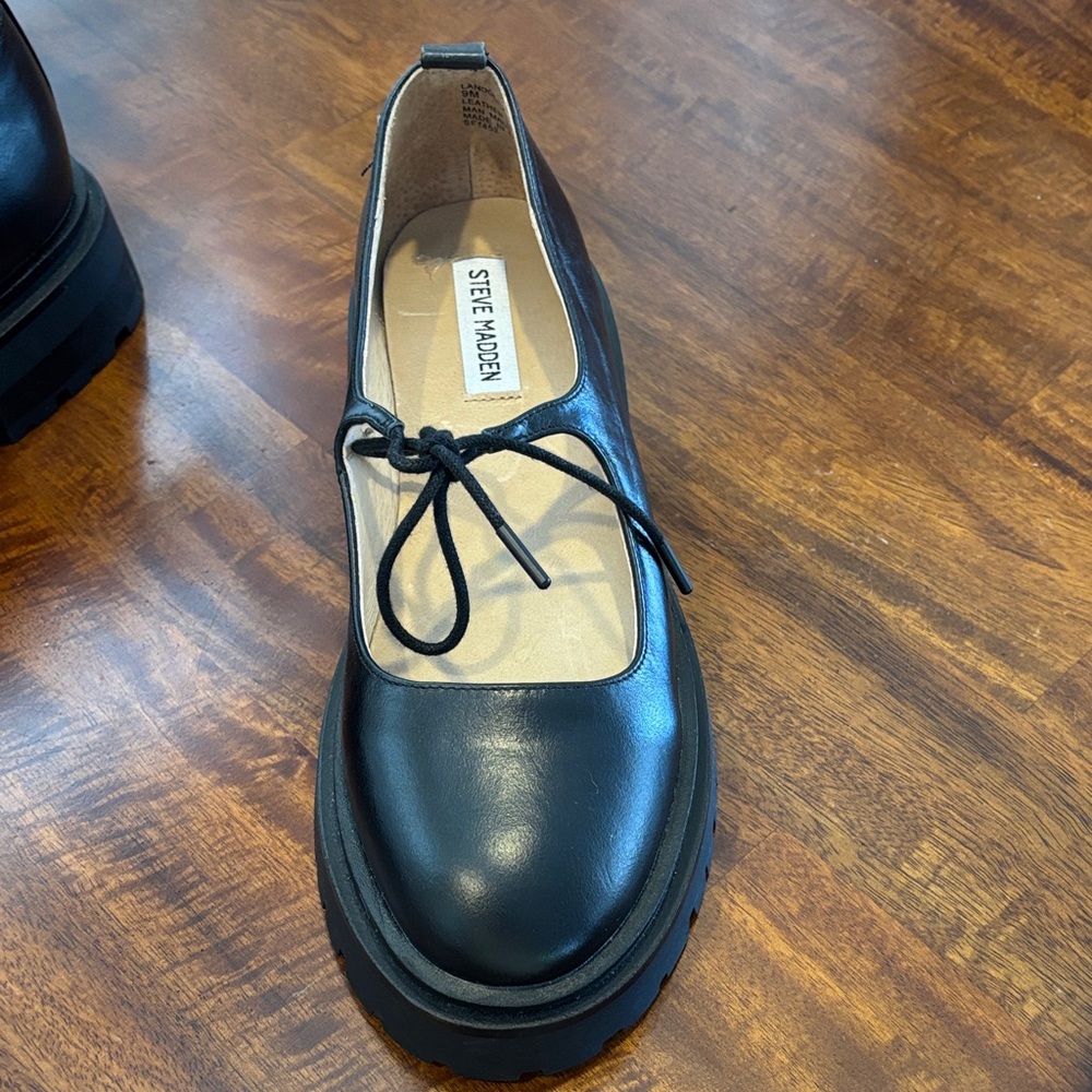 Steve Madden Black Leather Flats with Bow